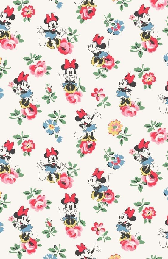 MINNIE IN FLOWERS